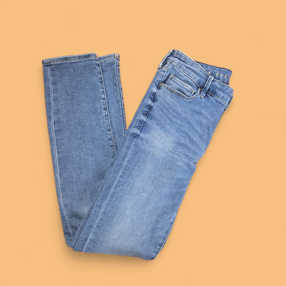 White House Black Market Light Blue Skinny Jeans - Picture 3 of 8